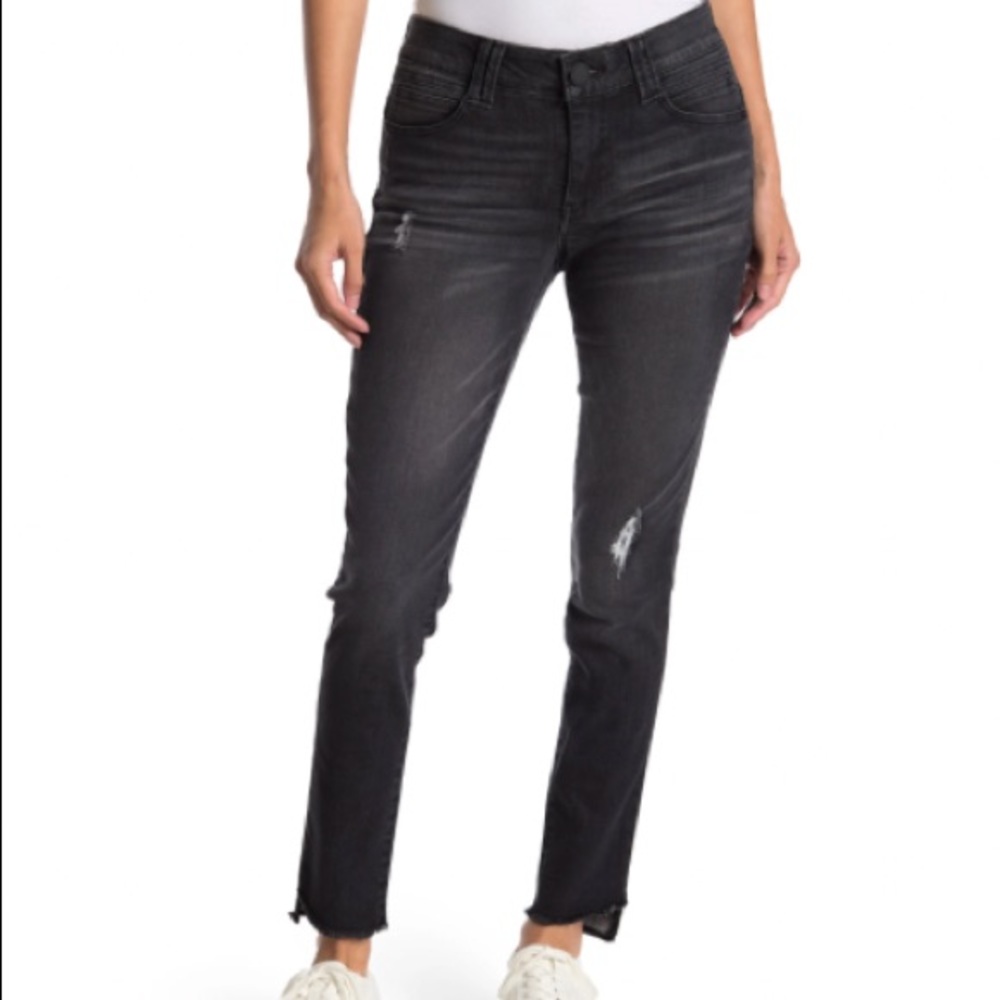 Cropped raw hem jeans